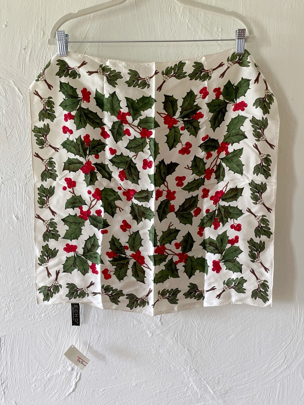 Vintage 90s ECHO Christmas Holiday Holly Berry Mistletoe Silk Scarf NWT
